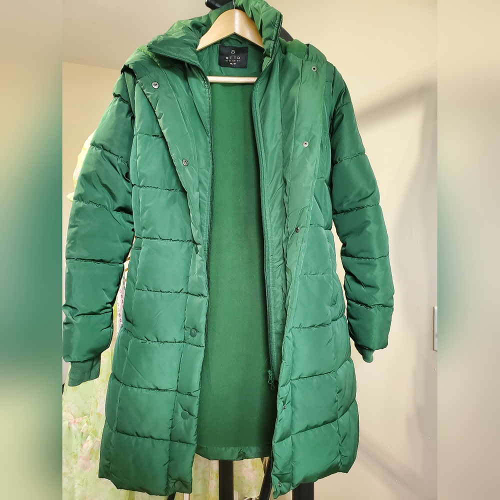 Green puffer coat